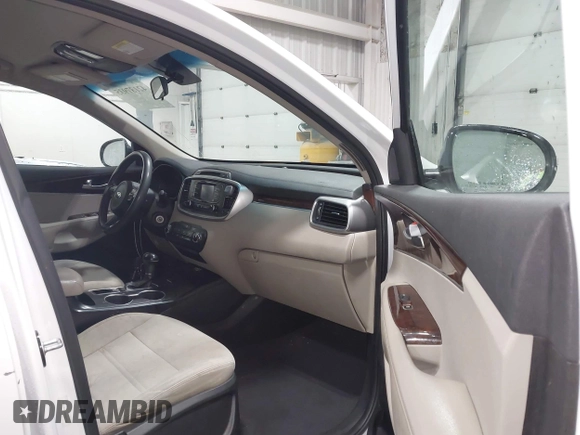 2016 Kia Sorento LX with VIN 5XYPGDA51GG047781, listed as a IAAI auction lot 42137935 with 103,386 mi miles. Bid and sale history available at carsss.com. Image 5.