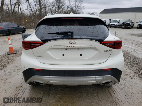 2018 Infiniti QX30 Premium with VIN SJKCH5CR6JA047992, listed as a Copart auction lot 82074053 with 42,479 mi miles. Bid and sale history available at carsss.com. Image 6.