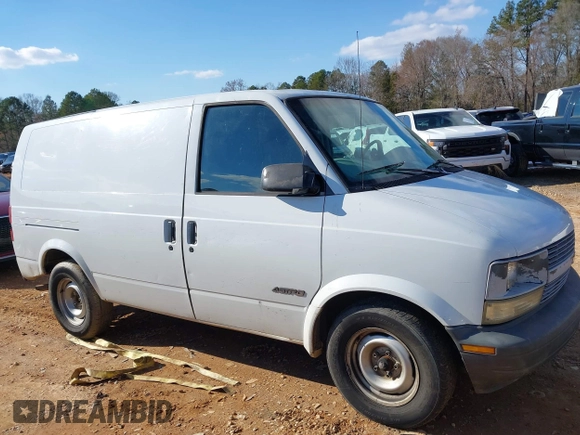 2000 Chevrolet Astro Cargo Van with VIN 1GCDM19W8YB190830, listed as a IAAI auction lot 41632529 with 278,111 mi miles. Bid and sale history available at carsss.com. Image 13.