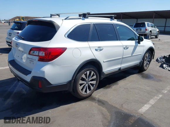 2018 Subaru Outback Touring z VIN 4S4BSETC7J3262485, wystawiony jako IAAI lot #42328415 z przebiegiem 193 119 mil mil oraz . Historia ofert i sprzedaży dostępna na DreamBid. Obrazek 4.