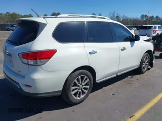 2016 Nissan Pathfinder Platinum with VIN 5N1AR2MM2GC643957, listed as a IAAI auction lot 41650970 with 165,177 mi miles. Bid and sale history available at carsss.com. Image 4.