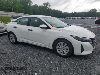 2024 Nissan Sentra S z VIN 3N1AB8BV0RY284418, wystawiony jako Copart lot #56838965 z przebiegiem 46 435 mil mil oraz Czysty tytuł • Clean title. Historia ofert i sprzedaży dostępna na DreamBid. Obrazek 4.