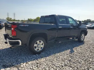 2020 Chevrolet Silverado 3500HD LTZ with VIN 1GC4YUE74LF145180, listed as a Copart auction lot 70402924 with 96,051 mi miles and Salvage Title. Bid and sale history available at carsss.com. Image 3.