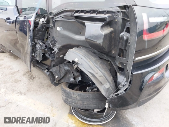 2019 BMW i3 z VIN WBY8P4C54K7E83372, wystawiony jako IAAI lot #42055886 z przebiegiem 22 230 mil mil oraz . Historia ofert i sprzedaży dostępna na DreamBid. Obrazek 6.