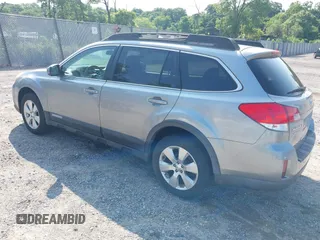 2010 Subaru Outback Limited Power Moon z VIN 4S4BRBKC8A3376829, wystawiony jako IAAI lot #42482586 z przebiegiem 161 776 mil mil oraz . Historia ofert i sprzedaży dostępna na DreamBid. Obrazek 3.