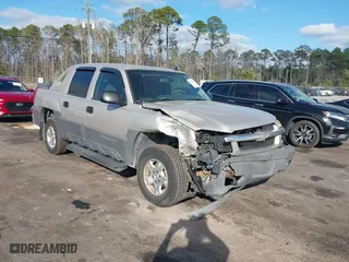 2006 Chevrolet Avalanche LT with VIN 3GNEC12Z36G135855, listed as a IAAI auction lot 41544125 with 171,238 mi miles. Bid and sale history available at carsss.com. Image 1.