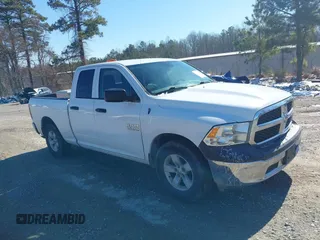 2016 Ram 1500 Express z VIN 1C6RR6FG0GS233841, wystawiony jako IAAI lot #41589707 z przebiegiem 134 823 mil mil oraz . Historia ofert i sprzedaży dostępna na DreamBid. Obrazek 1.