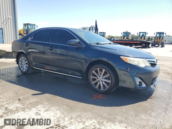 2014 Toyota Camry SE with VIN 4T1BK1FK0EU025526, listed as a Copart auction lot 50795485 with 236,054 mi miles and Salvage Title. Bid and sale history available at carsss.com. Image 4.