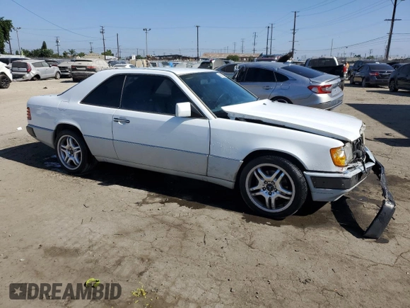 1990 Mercedes-Benz 300 CE с VIN WDBEA51D0LB167029, выставлен на аукционе Copart как лот 68581534 с пробегом 184 595 миль миль и Списание • Salvage title. История ставок и продаж доступна на DreamBid. Изображение 4.