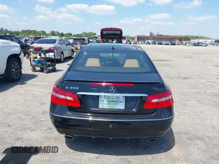 2013 Mercedes-Benz E-Class E 350 with VIN WDDKJ5KB1DF212769, listed as a IAAI auction lot 42064928 with 62,500 mi miles. Bid and sale history available at carsss.com. Image 17.
