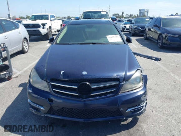 2014 Mercedes-Benz C 250 с VIN WDDGJ4HB1EG259318, выставлен на аукционе IAAI как лот 41817340 с пробегом 154 570 миль миль и . История ставок и продаж доступна на DreamBid. Изображение 13.
