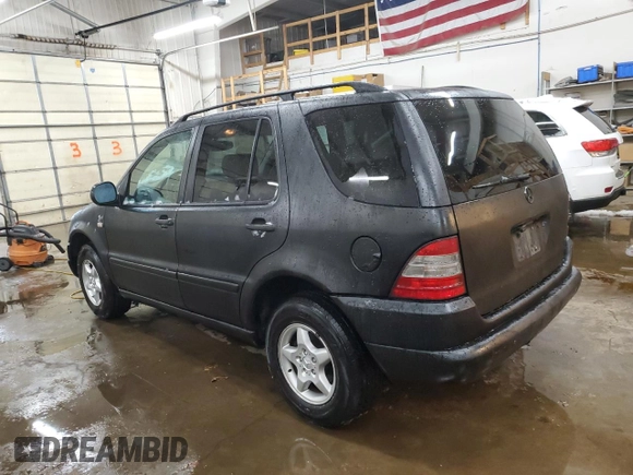 1999 Mercedes-Benz M-Class with VIN 4JGAB54E3XA101177, listed as a Copart auction lot 78703184 with 236,957 mi miles and Salvage Title. Bid and sale history available at carsss.com. Image 2.