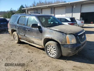 2007 GMC Yukon SLE with VIN 1GKFK13017J148978, listed as a Copart auction lot 89213835 with 192,769 mi miles and Salvage Title. Bid and sale history available at carsss.com. Image 4.