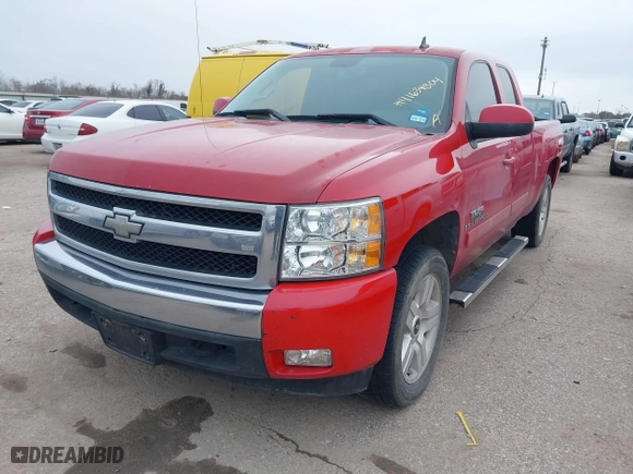 2008 Chevrolet Silverado 1500 LT w/1LT with VIN 2GCEC19J581317917, listed as a IAAI auction lot 41634804 with 129,305 mi miles. Bid and sale history available at carsss.com. Image 2.