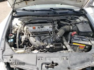 2010 Honda Accord EX z VIN 1HGCP2F71AA155761, wystawiony jako Copart lot #58361215 z przebiegiem 194 809 mil mil oraz Szkoda całkowita • Salvage title. Historia ofert i sprzedaży dostępna na DreamBid. Obrazek 11.
