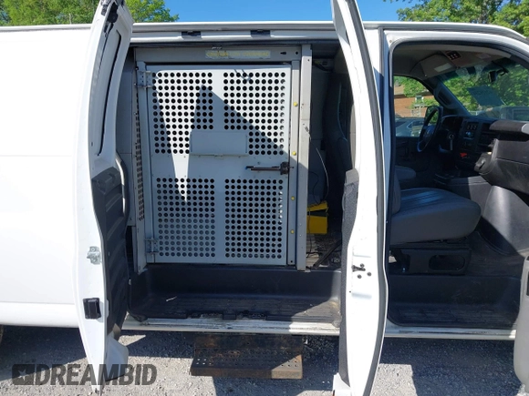 2017 Chevrolet Express Cargo with VIN 1GCZGHFF2H1117517, listed as a IAAI auction lot 42126231 with 289,653 mi miles and . Bid and sale history available at DreamBid. Image 18.