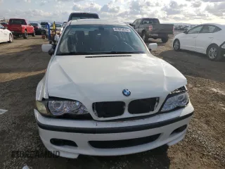 2004 BMW 3 Series 325i with VIN WBAAZ33454KP84385, listed as a Copart auction lot 41879615 with 140,811 mi miles and Salvage Title. Bid and sale history available at carsss.com. Image 5.