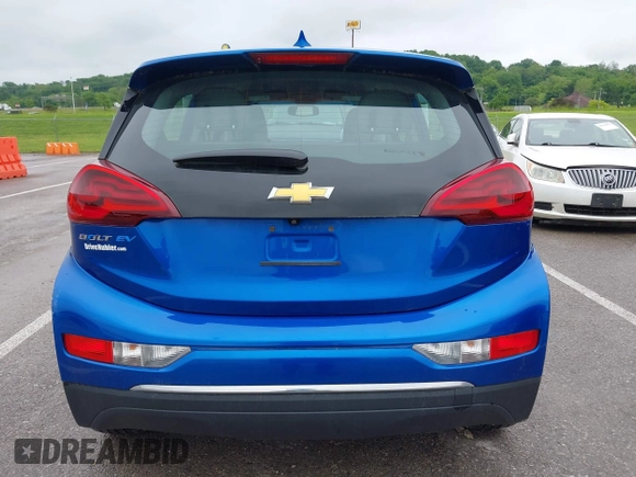 2020 Chevrolet Bolt EV LT z VIN 1G1FW6S0XL4145254, wystawiony jako IAAI lot #42255536 z przebiegiem 16 691 mil mil oraz . Historia ofert i sprzedaży dostępna na DreamBid. Obrazek 16.