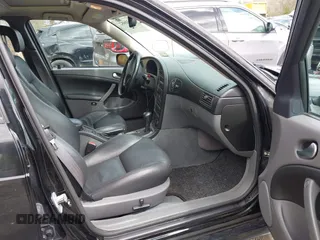 2005 Saab 9-5 Aero with VIN YS3EH49G353510718, listed as a IAAI auction lot 42031682 with 152,877 mi miles. Bid and sale history available at carsss.com. Image 5.