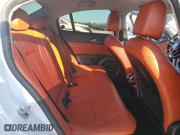 2018 Alfa Romeo Giulia с VIN ZARFAEBN8J7565396, выставлен на аукционе Copart как лот 46655995 с пробегом 90 820 миль миль и Чистый • Clean title. История ставок и продаж доступна на DreamBid. Изображение 10.