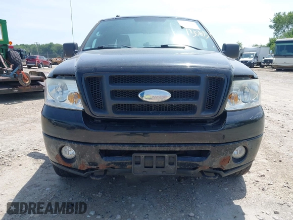 2007 Ford F-150 XLT z VIN 1FTPW14V07KC31620, wystawiony jako IAAI lot #42713583 z przebiegiem 149 129 mil mil oraz . Historia ofert i sprzedaży dostępna na DreamBid. Obrazek 12.