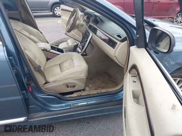 2013 Volvo S80 3.2L z VIN YV1940AS5D1168657, wystawiony jako IAAI lot #39945438 z przebiegiem 249 336 mil mil oraz . Historia ofert i sprzedaży dostępna na DreamBid. Obrazek 5.