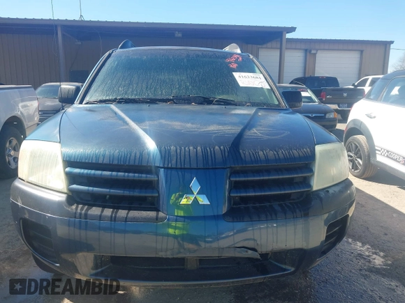 2004 Mitsubishi Endeavor LS with VIN 4A4MM21S54E024328, listed as a IAAI auction lot 41623681 with 300,550 mi miles. Bid and sale history available at carsss.com. Image 6.