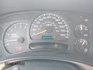 2005 Chevrolet Suburban Z71 z VIN 3GNFK16Z45G143706, wystawiony jako IAAI lot #42490777 z przebiegiem 311 368 mil mil oraz . Historia ofert i sprzedaży dostępna na DreamBid. Obrazek 7.