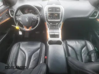 2016 Lincoln MKX Select z VIN 2LMTJ8KR1GBL36642, wystawiony jako Copart lot #52174735 z przebiegiem 107 827 mil mil oraz Szkoda całkowita • Salvage title. Historia ofert i sprzedaży dostępna na DreamBid. Obrazek 8.