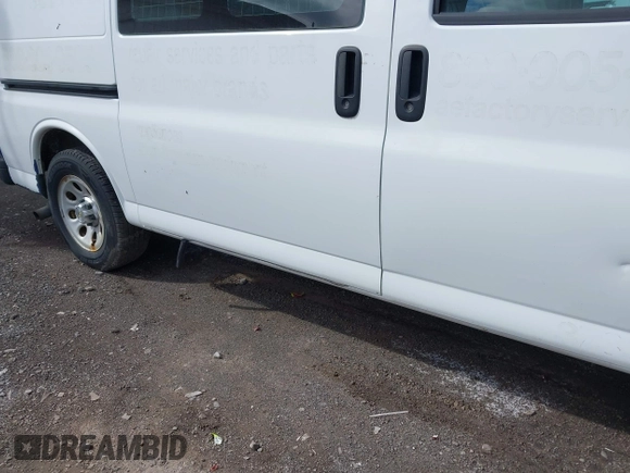 2013 Chevrolet Express Cargo z VIN 1GCSGAFX0D1171717, wystawiony jako IAAI lot #41996946 z przebiegiem 198 354 mil mil oraz . Historia ofert i sprzedaży dostępna na DreamBid. Obrazek 6.