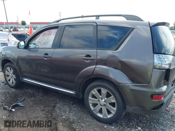 2010 Mitsubishi Outlander SE with VIN JA4AS3AW0AZ002972, listed as a IAAI auction lot 42220473 with 225,584 mi miles and . Bid and sale history available at DreamBid. Image 14.
