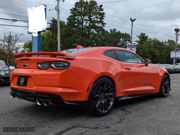 2019 Chevrolet Camaro ZL1 with VIN 1G1FJ1R64K0118617, listed as a Copart auction lot 44294925 with 18,617 mi miles and Clean Title. Bid and sale history available at carsss.com. Image 4.