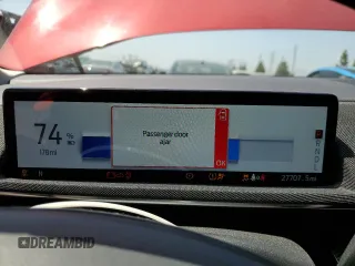 2022 Ford Mustang Mach-E Select с VIN 3FMTK1RM3NMA29169, выставлен на аукционе Copart как лот 61686905 с пробегом 27 707 миль миль и Списание • Salvage title. История ставок и продаж доступна на DreamBid. Изображение 9.