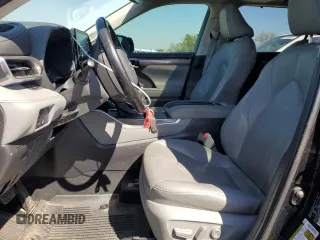 2021 Toyota Highlander Limited z VIN 5TDYZRAH8MS050939, wystawiony jako Copart lot #48616025 z przebiegiem 111 687 mil mil oraz Szkoda całkowita • Salvage title. Historia ofert i sprzedaży dostępna na DreamBid. Obrazek 7.