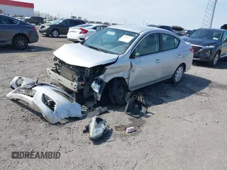 2019 Nissan Versa SV z VIN 3N1CN7AP5KL862481, wystawiony jako IAAI lot #41921907 z przebiegiem 156 124 mil mil oraz . Historia ofert i sprzedaży dostępna na DreamBid. Obrazek 2.