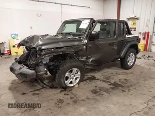 2019 Jeep Wrangler Unlimited Sport S z VIN 1C4HJXDG6KW598997, wystawiony jako IAAI lot #42473098 z przebiegiem 59 232 mil mil oraz . Historia ofert i sprzedaży dostępna na DreamBid. Obrazek 2.