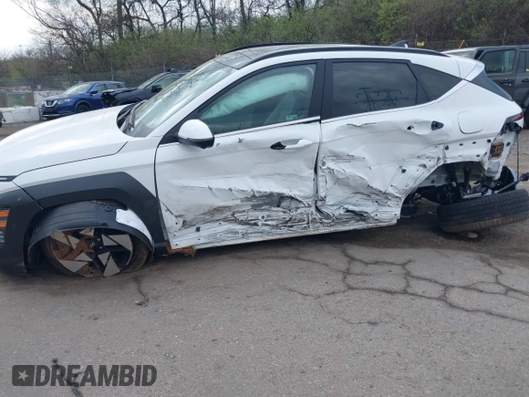 2025 Hyundai Kona Limited with VIN KM8HECA39SU243005, listed as a IAAI auction lot 41908621 with 525 mi miles and . Bid and sale history available at DreamBid. Image 6.