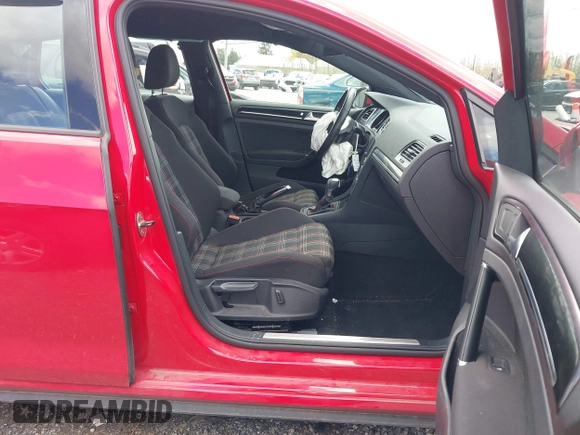 2017 Volkswagen GTI S z VIN 3VW4T7AU7HM033778, wystawiony jako IAAI lot #42059426 z przebiegiem 70 115 mil mil oraz . Historia ofert i sprzedaży dostępna na DreamBid. Obrazek 5.