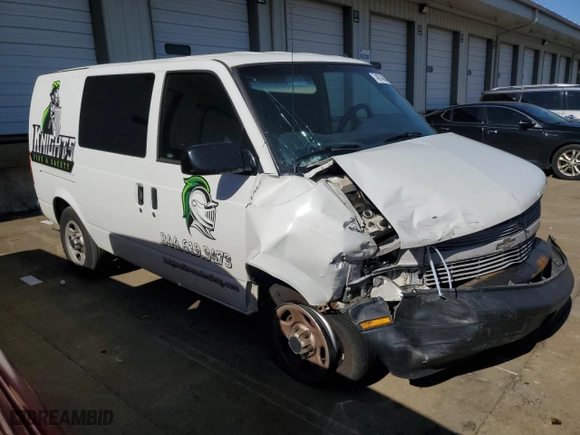 2004 Chevrolet Astro Cargo Van with VIN 1GCDM19XX4B107207, listed as a Copart auction lot 74074244 with 207,175 mi miles and Salvage Title. Bid and sale history available at carsss.com. Image 4.