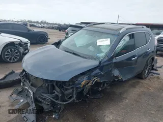 2015 Nissan Rogue SL z VIN 5N1AT2MVXFC853005, wystawiony jako IAAI lot #41480177 z przebiegiem Nie podano mil oraz . Historia ofert i sprzedaży dostępna na DreamBid. Obrazek 18.
