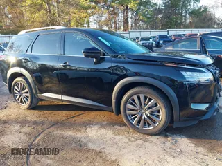 2022 Nissan Pathfinder SL z VIN 5N1DR3CD3NC257789, wystawiony jako IAAI lot #41230464 z przebiegiem 39 501 mil mil oraz . Historia ofert i sprzedaży dostępna na DreamBid. Obrazek 1.