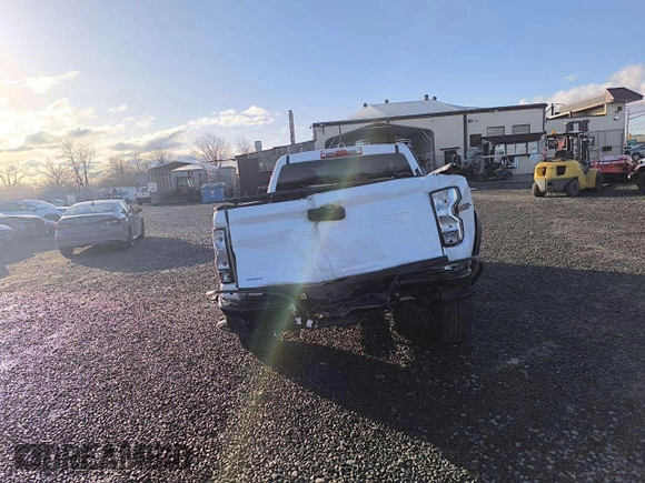 2023 Chevrolet Colorado 4WD Trail Boss with VIN 1GCPTEEK7P1181101, listed as a Copart auction lot 48180015 with 23,423 mi miles and Salvage Title. Bid and sale history available at carsss.com. Image 6.