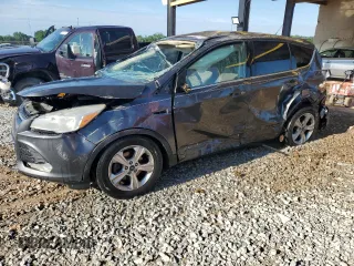 2016 Ford Escape SE z VIN 1FMCU0G70GUA98708, wystawiony jako Copart lot #55665115 z przebiegiem 196 273 mil mil oraz Szkoda całkowita • Salvage title. Historia ofert i sprzedaży dostępna na DreamBid. Obrazek 1.