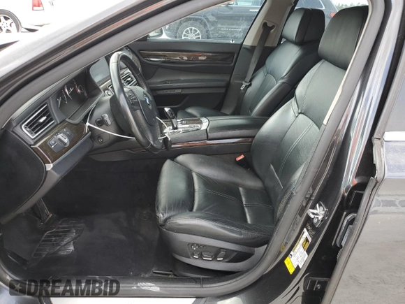 2009 BMW 7 Series 750Li with VIN WBAKB83509CY59929, listed as a Copart auction lot 45330245 with 117,156 mi miles and Salvage Title. Bid and sale history available at DreamBid. Image 7.