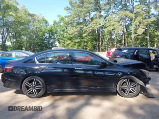 2017 Honda Accord Touring z VIN 1HGCR3F97HA044885, wystawiony jako IAAI lot #42603354 z przebiegiem 175 110 mil mil oraz . Historia ofert i sprzedaży dostępna na DreamBid. Obrazek 13.