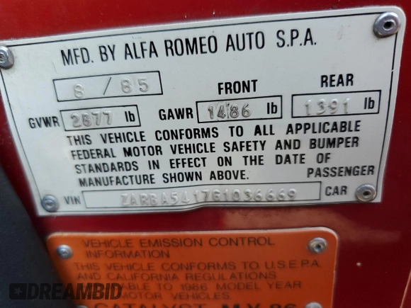 1986 Alfa Romeo Spider Veloce z VIN ZARBA5417G1036669, wystawiony jako Copart lot #83489434 z przebiegiem 71 219 mil mil oraz Czysty tytuł • Clean title. Historia ofert i sprzedaży dostępna na DreamBid. Obrazek 12.