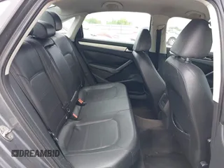 2012 Volkswagen Passat SE с VIN 1VWBP7A38CC070562, выставлен на аукционе IAAI как лот 42422441 с пробегом 182 237 миль миль и . История ставок и продаж доступна на DreamBid. Изображение 8.