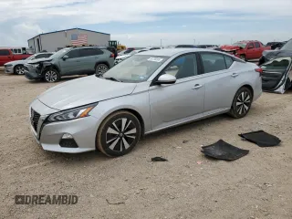 2022 Nissan Altima SV z VIN 1N4BL4DV2NN304895, wystawiony jako Copart lot #54708305 z przebiegiem 122 123 mil mil oraz Szkoda całkowita • Salvage title. Historia ofert i sprzedaży dostępna na DreamBid. Obrazek 1.