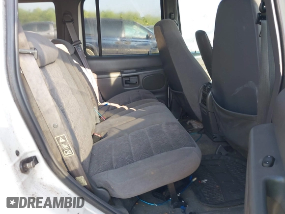 2001 Ford Explorer XLT with VIN 1FMZU83P21UB49096, listed as a IAAI auction lot 42586794 with 173,296 mi miles and . Bid and sale history available at DreamBid. Image 8.