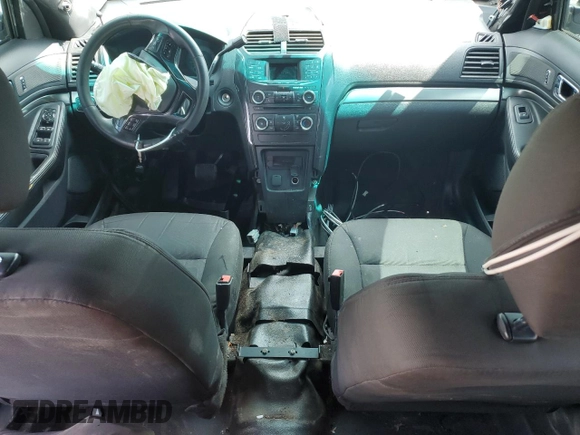2017 Ford Police Interceptor Utility z VIN 1FM5K8AR5HGA17161, wystawiony jako Copart lot #60197085 z przebiegiem Nie podano mil oraz Szkoda całkowita • Salvage title. Historia ofert i sprzedaży dostępna na DreamBid. Obrazek 8.